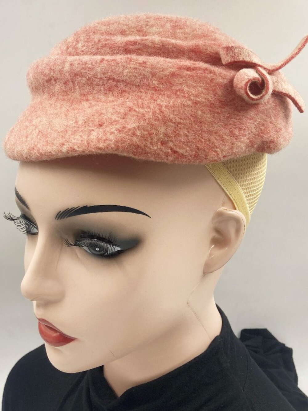 VINTAGE Heathered reddish pink felt hat w/ matching bow 1940s 1950s cottagecore